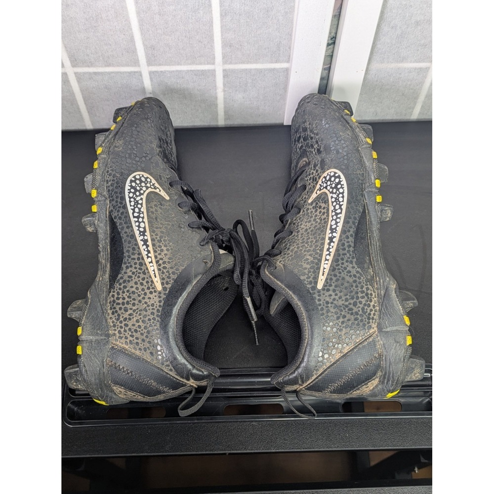 Nike Youth Mens Shoes Sneakers 8 Black Cleats Athletic Sports Good Condition - Picture 9 of 10
